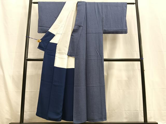【至宝品】●型染小紋●縮緬●人物風景文様● 小袖 染分縮緬地鯉瀧草花模様 丸十字紋付 文化遺産オンライン