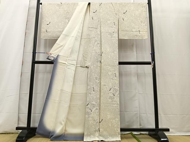 華やかな小紋 正絹 短冊に花 袷 着物 U-4871 中古品】仕立て上がり 袷着物 「白 波地紋に藤 牡丹 菊 花尽くし