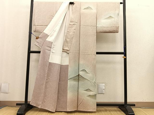 付下げ 着物 作家 泰山 落款 人物 風景画 しつけ糸 NK-790 勝山さと子 | 工房風景 ・ 糸繰り② ・ こちらは手動の糸繰り機