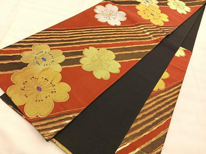 平和屋着物◎六通柄袋帯 舞桜文 黒地 金糸 正絹 逸品 BAAS9921du