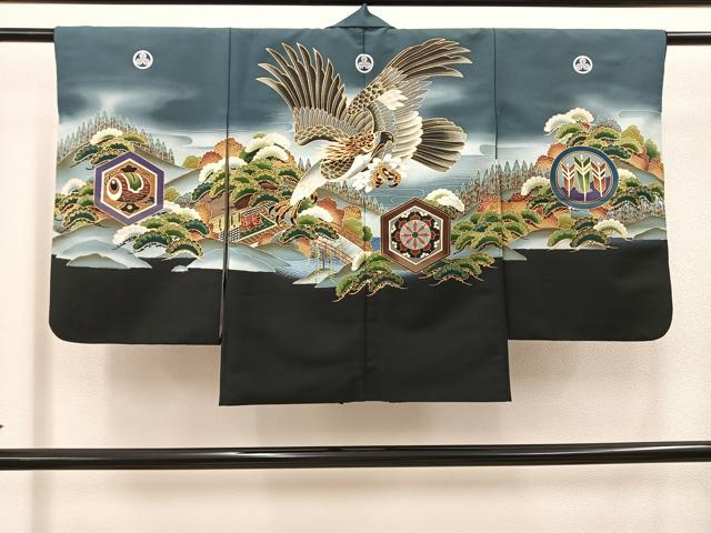 平和屋着物[]七五三　男の子　羽織　鷹　黒地　金彩　洗える着物　BAAT2954mz