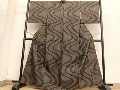 平和屋着物●本場大島紬 120亀甲 流水文 正絹 逸品 BAAT6640hv