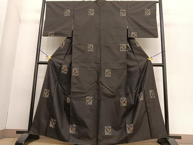 平和屋着物●本場大島紬 9マルキ 地空き 色紙花文 正絹 逸品 BAAT6719hv
