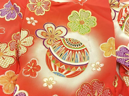平和屋着物[]七五三　女の子　３歳　祝着　三つ身　被布セット　手毬　舞桜文　金彩　逸品　BAAT7272mz