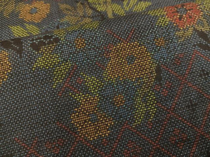 平和屋着物●本場大島紬 7マルキ 草花文 正絹 逸品 BAAU0186gt