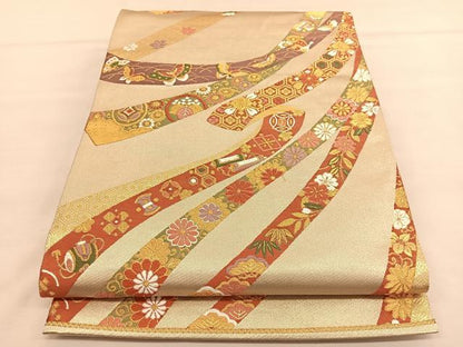 平和屋着物◎六通柄袋帯　唐織　熨斗宝尽くし花蝶文　金糸　正絹　逸品　BAAU1260hv