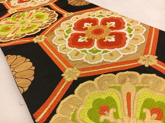 平和屋着物◎六通柄袋帯　唐織　亀甲正倉院花文　黒地　金糸　正絹　逸品　BAAU3177hj