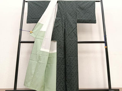 平和屋着物●本場大島紬 紗綾形文様 正絹 逸品 BAAU4672gt