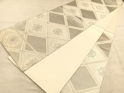 平和屋着物◎六通柄袋帯　唐織　菱天井花文　九百白眉錦　銀糸　正絹　逸品　BAAU8137hv