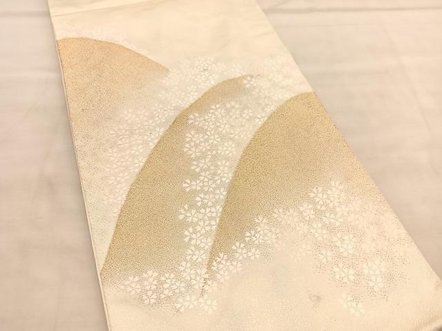 平和屋着物◎西陣　六通柄袋帯　唐織　山桜　金糸　正絹　逸品　BAAU8193hv