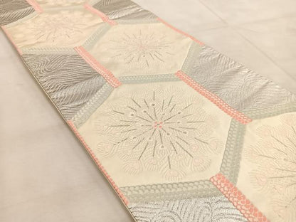 平和屋着物◎六通柄袋帯　唐織　亀甲孔雀羽花文　銀糸　正絹　逸品　BAAU9984yc
