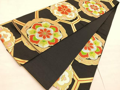 平和屋着物◎六通柄袋帯　唐織　亀甲花文　黒地　金糸　正絹　逸品　BAAV3831hv