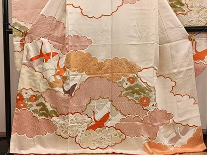 平和屋着物●豪華振袖　雲重ね飛鶴文　金彩　正絹　逸品　BAAV6036mz