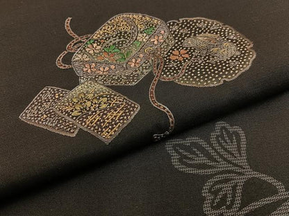 平和屋着物●訪問着　本場大島紬　刺繍　兎　雪輪蔦の葉文　正絹　逸品　BAAW0893hj