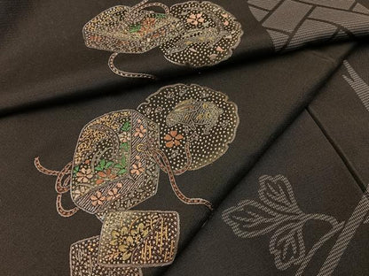 平和屋着物●訪問着　本場大島紬　刺繍　兎　雪輪蔦の葉文　正絹　逸品　BAAW0893hj
