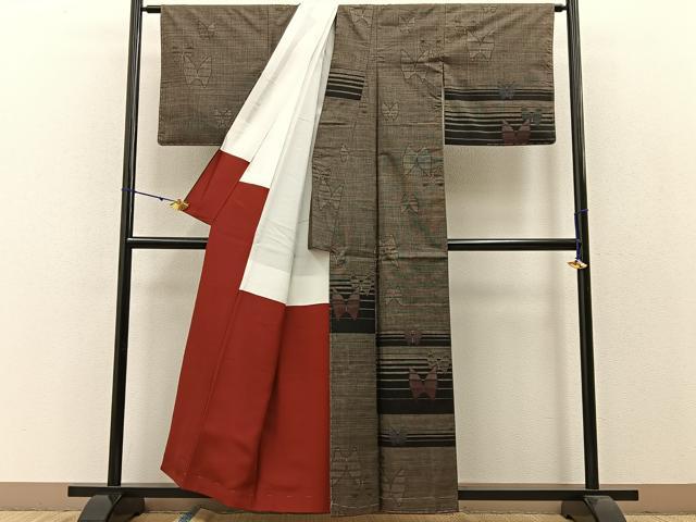 平和屋着物●訪問着 本場大島紬 7マルキ 横段舞蝶文 正絹 逸品 未使用 BAAW0909hj