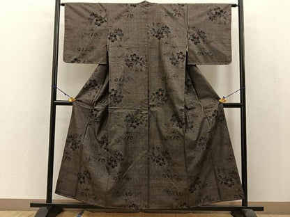 平和屋着物●都喜ヱ門 本場大島紬 純泥染め 9マルキ 花苑の宴 藤絹織物謹製 証紙付き 正絹 逸品 未使用 BAAW0915hj
