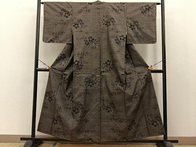 平和屋着物●都喜ヱ門 本場大島紬 純泥染め 9マルキ 花苑の宴 藤絹織物謹製 証紙付き 正絹 逸品 未使用 BAAW0915hj