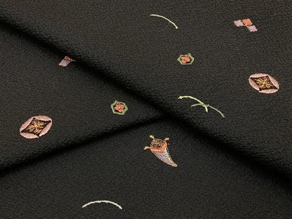 平和屋着物●上質な小紋　総刺繍　丁字　有職文様　黒地　金糸　正絹　逸品　BAAW0972hj