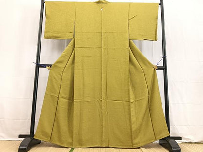 平和屋着物●山上憶良 色無地 草花地紋 菜種油色 正絹 逸品 未使用 BAAW2171yc