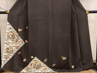 平和屋着物●訪問着 型染め 芝草梅花文 黒地 金彩 鬼しぼ縮緬 正絹 逸品 BAAW3453mz