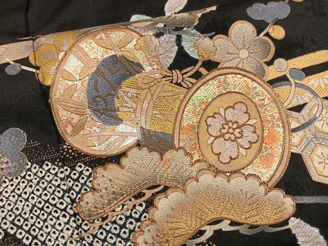 平和屋着物●訪問着 駒刺繍 絞り 鼓梅花文 黒地 金銀彩 正絹 逸品 BAAW3529mz
