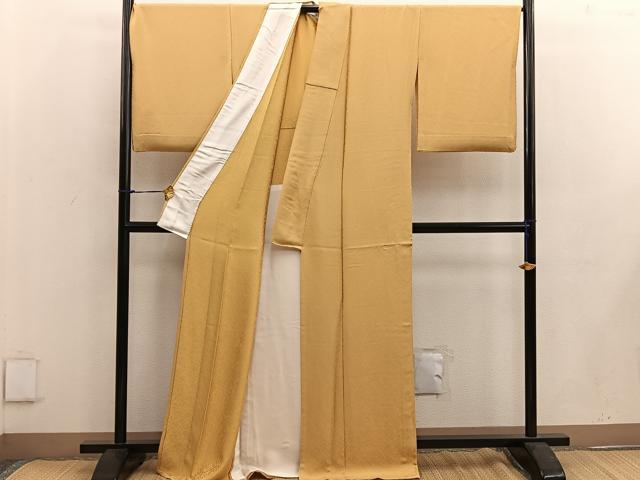 平和屋着物▽上質なお召 単衣 黄金糸 花唐草地紋 黄土色 正絹 逸品 BAAW3549mz
