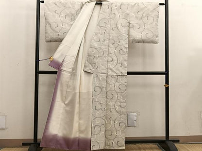 平和屋着物●本場大島紬 白大島 9マルキ 唐草文 証紙付き 正絹 逸品 BAAW3662mz