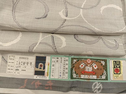 平和屋着物●本場大島紬 白大島 9マルキ 唐草文 証紙付き 正絹 逸品 BAAW3662mz