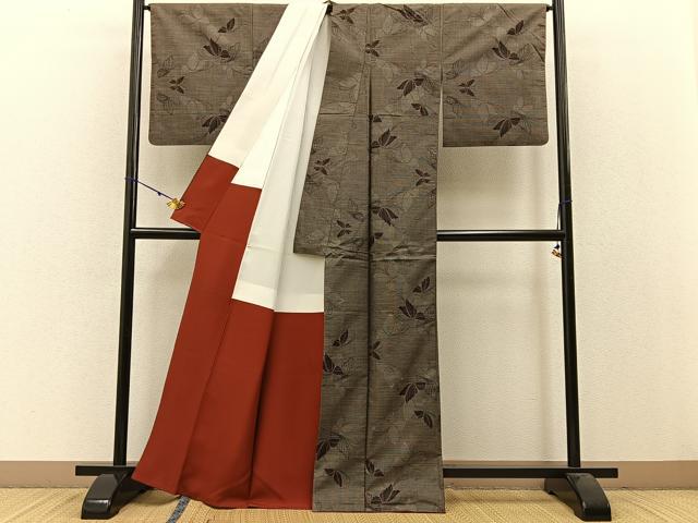 平和屋着物●本場大島紬 9マルキ 舞蝶文 正絹 逸品 BAAW5004hj