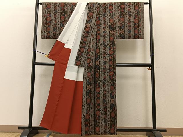 平和屋着物●本場大島紬 7マルキ 更紗草花間道 正絹 逸品 BAAW5007hj