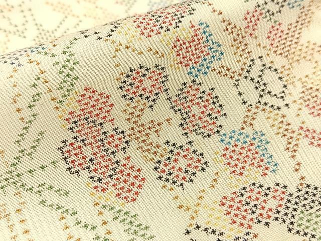 平和屋着物●本場大島紬 白大島 7マルキ 枝垂れ桜 証紙付き 正絹 逸品 BAAW5011hj