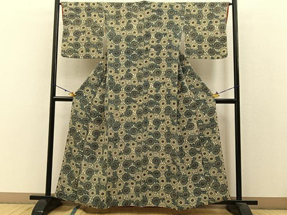 平和屋着物●上質な小紋　藍　型染め　古代菊　鬼しぼ縮緬　正絹　逸品　BAAW5019hj