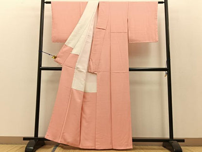 平和屋着物●上質な色無地　紋意匠　珊瑚色　正絹　逸品　未使用　BAAW5033hj