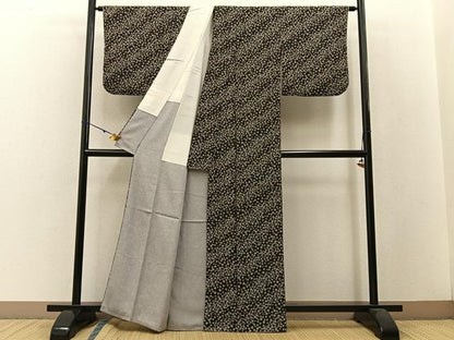 平和屋着物●上質な小紋 舞桜文 黒地 正絹 逸品 BAAW5057hj