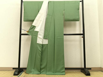 平和屋着物●上質な色無地 紋意匠 松葉色 正絹 逸品 BAAW5177hj