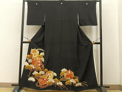 平和屋着物■豪華黒留袖　駒刺繍　糸巻き松花文　金彩　正絹　逸品　BAAW5541hj