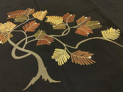 平和屋着物■豪華黒留袖　駒刺繍　松　金彩　正絹　逸品　BAAW5589hj