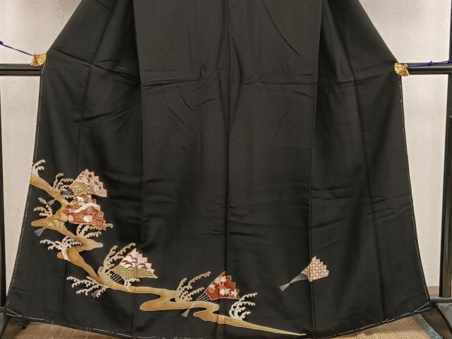 平和屋着物■豪華黒留袖　駒刺繍　扇面菊花文　金彩　正絹　逸品　未使用　BAAW6374mz