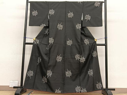 平和屋着物■本場大島紬　地空き　糸巻き文　正絹　逸品　未使用　BAAW7697hv