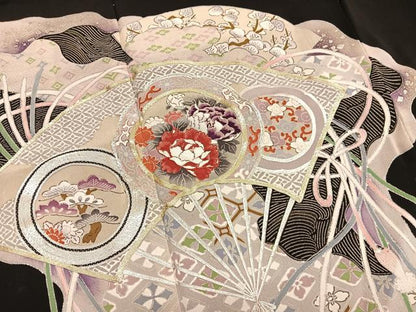 平和屋着物■豪華黒留袖 手描き 駒刺繍 扇面花絵皿文 銀彩 正絹 逸品 BAAW7817hv