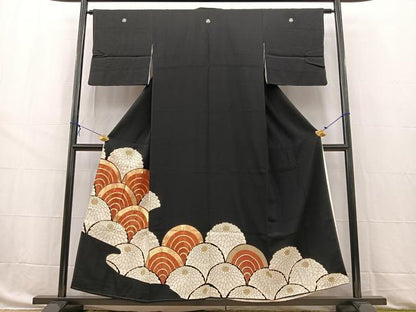 平和屋着物■豪華黒留袖　駒刺繍　菊青海波　金彩　正絹　逸品　BAAW8511yc
