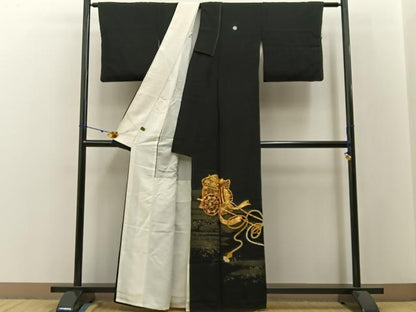 平和屋着物■豪華黒留袖　駒刺繍　寿光織　御所車文　金彩　正絹　逸品　BAAW9005hj