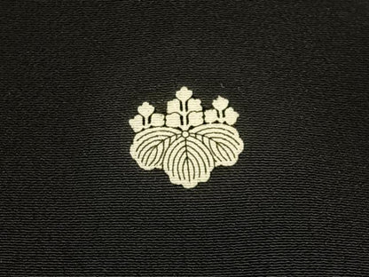 平和屋着物■豪華黒留袖　駒刺繍　群鶴扇面花文　金銀彩　正絹　逸品　BAAW9033hj