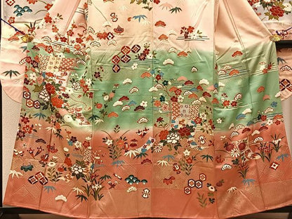 平和屋着物■豪華振袖　松竹梅　几帳宝尽くし花文　暈し染め　金彩　正絹　逸品　BAAW9034hj