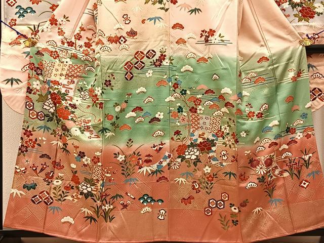 平和屋着物■豪華振袖　松竹梅　几帳宝尽くし花文　暈し染め　金彩　正絹　逸品　BAAW9034hj