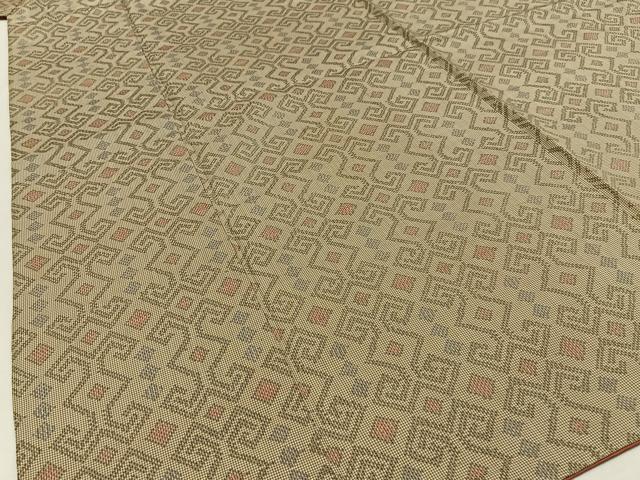 平和屋着物●本場大島紬　カタス7マルキ　幾何学文様　正絹　逸品　AABH0720fy 平和屋着物○本場大島紬 白大島 カタス7マルキ 更紗唐草文 正絹 逸品
