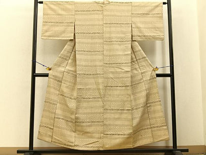 平和屋着物■上質な紬　亀甲柄　横段花唐草文　背抜き仕立て　正絹　逸品　BAAW9637hj