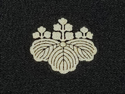 平和屋着物■豪華黒留袖　駒刺繍　冊子花鳥文　金彩　正絹　逸品　BAAW9756hj