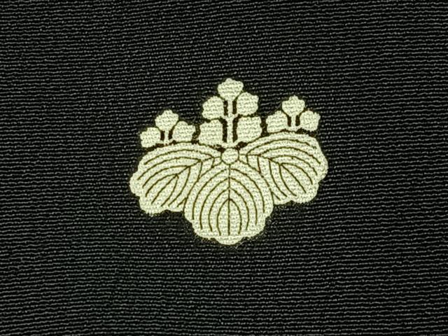 平和屋着物■豪華黒留袖　駒刺繍　飛鶴地紙花文　正絹　逸品　BAAW9794hj